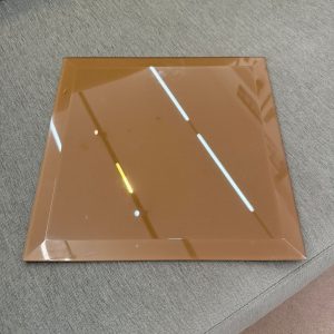 Regular mirror with daimond cut